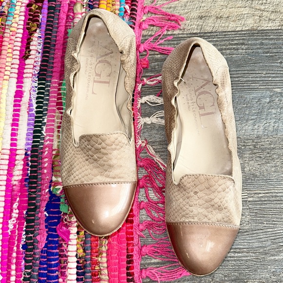 Attilio Giusti Leombruni Shoes - ATTILIO GIUSTI LEOMBRUNI AGL taupe snakeskin leather cap toe flats. 38.5